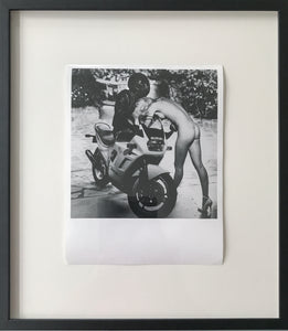 Now for 3.200€ (20% off WINTER SEASON discount applies at checkout) 🎄Helmut Newton: "Les Anges" - "Helmut's Angels" - Featuring Lené Hefner